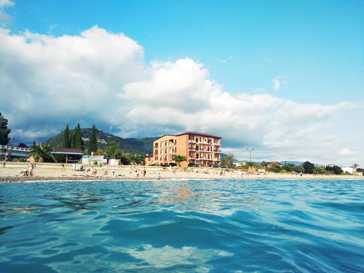 Leon Hotel New Athos Екстериор снимка
