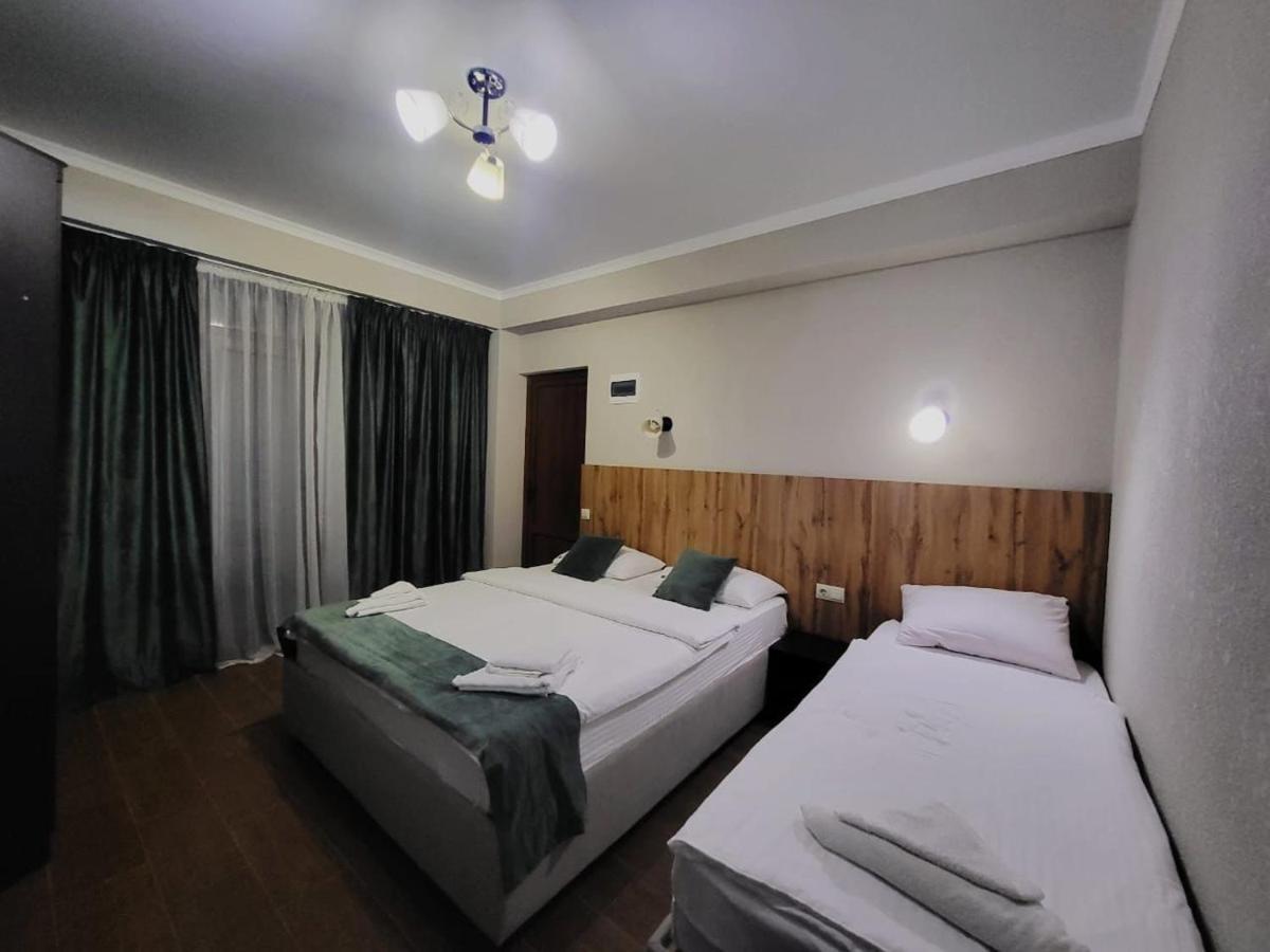 Leon Hotel New Athos Екстериор снимка