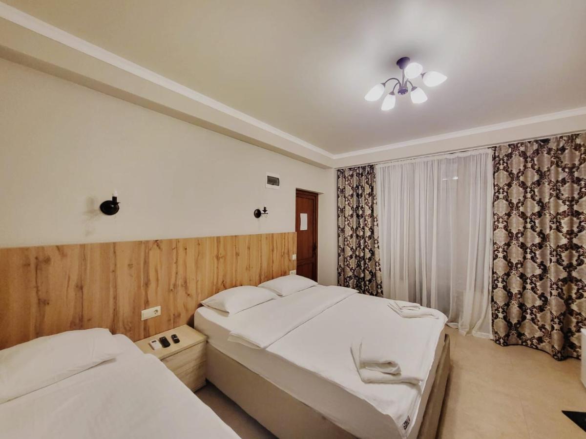 Leon Hotel New Athos Екстериор снимка