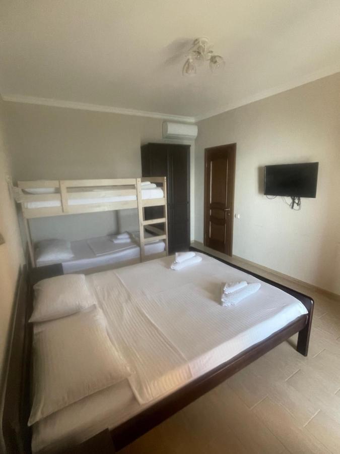 Leon Hotel New Athos Екстериор снимка